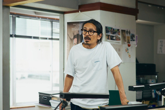 森田剛がこじらせ男を体現！　映画『見上げてごらん』キャラ紹介映像＆新場面写真10点解禁