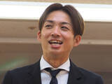 「人気芸人が写真集発売へ　実は隠れマッチョ？　肉体美に「こんなにいいカラダしているとは…」の声」の画像1