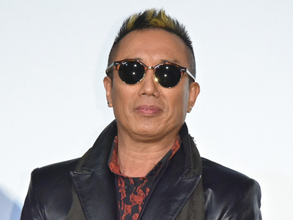 「生涯共闘」「大好き」長渕剛インスタに“大切な仲間”大人気俳優が登場　かわいすぎるTシャツにも注目