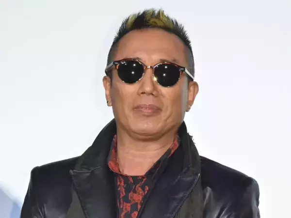 「生涯共闘」「大好き」長渕剛インスタに“大切な仲間”大人気俳優が登場　かわいすぎるTシャツにも注目