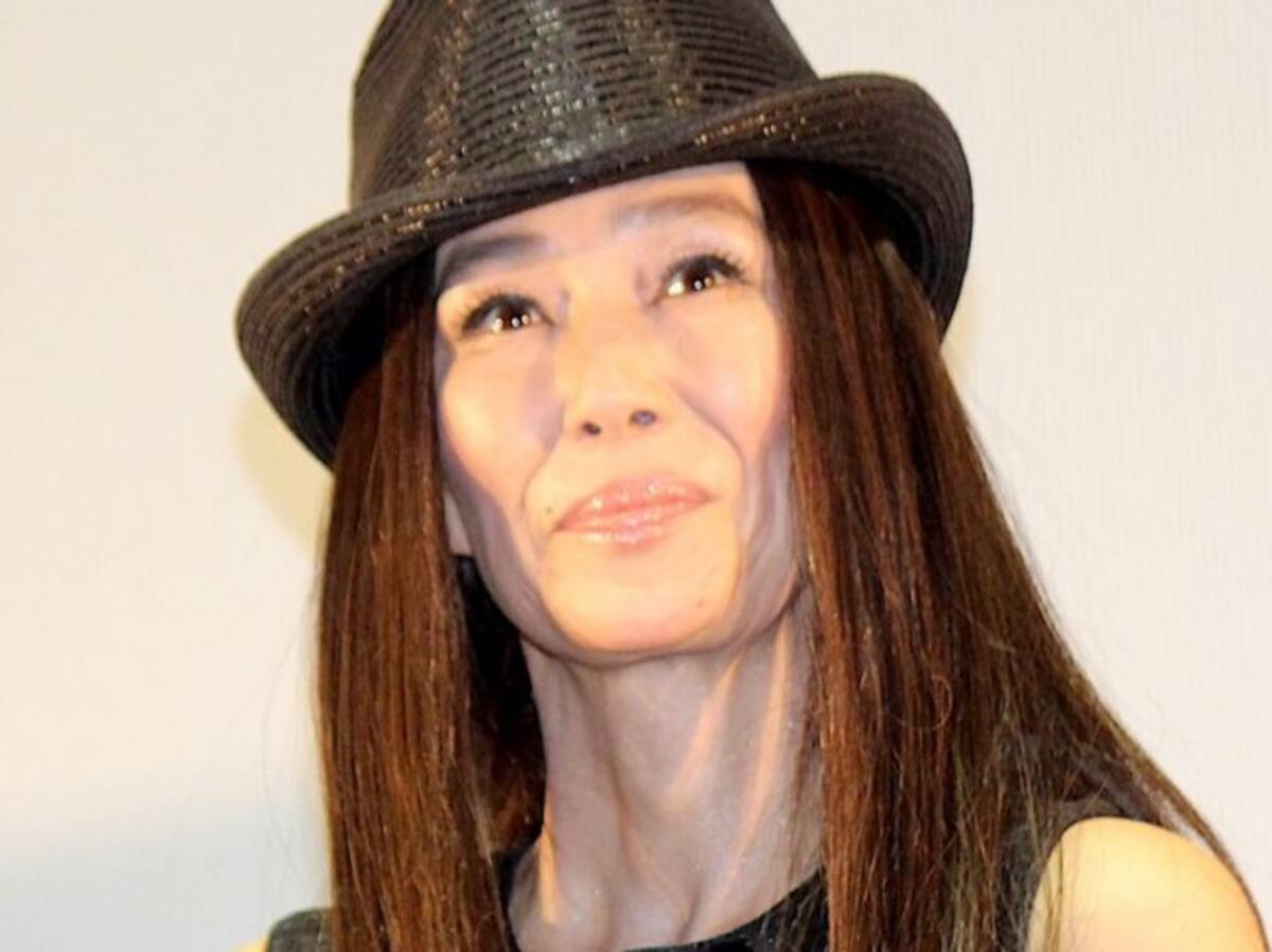 萬田久子 美の原点 は母親 19歳当時の服も 着られます 22年1月13日 エキサイトニュース