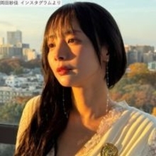 “役満ボディ”岡田紗佳、美スタイル際立つ姿で魅了　「綺麗すぎる」「可愛い」と絶賛の声