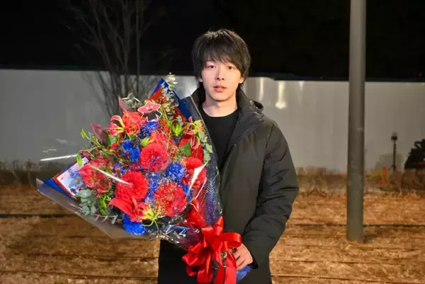 『DREAM STAGE』中村倫也らがクランクアップ！　NAZEは「人生の中で本当に幸せな体験」と感謝の涙