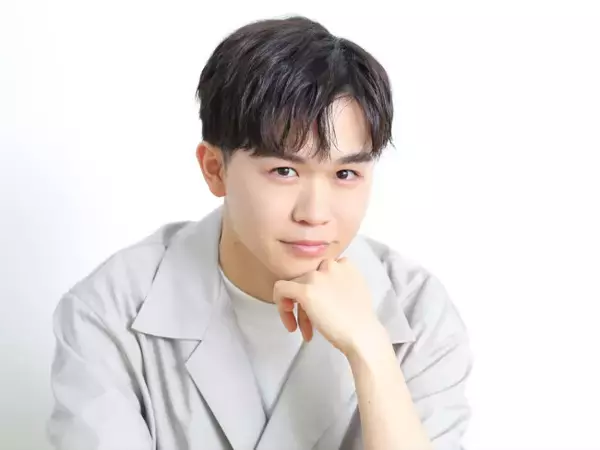 「一瞬誰だか…」鈴木福、NYで見せた“大人の顔”にファン驚愕「福さんじゃないみたい」