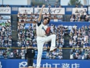 宮野真守、始球式で見事ノーバン　自己採点は「97点」！　マリオポーズで喜び