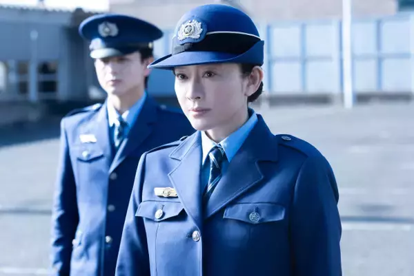 篠原涼子が厳格な女刑務官に！　予測不能な脱獄サスペンス『パンチドランク・ウーマン』今夜スタート