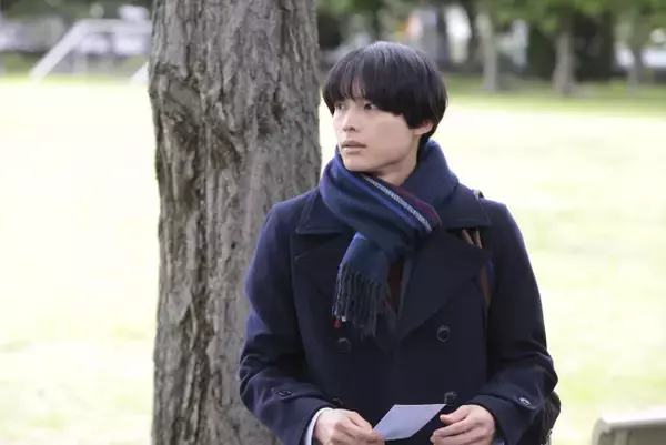 『告白』“爽太”松村北斗、“麻里子”岡崎紗絵の隣でまさかのミス　ネット心配「ストーカーの自覚ある!?」「あぶねえよ…」