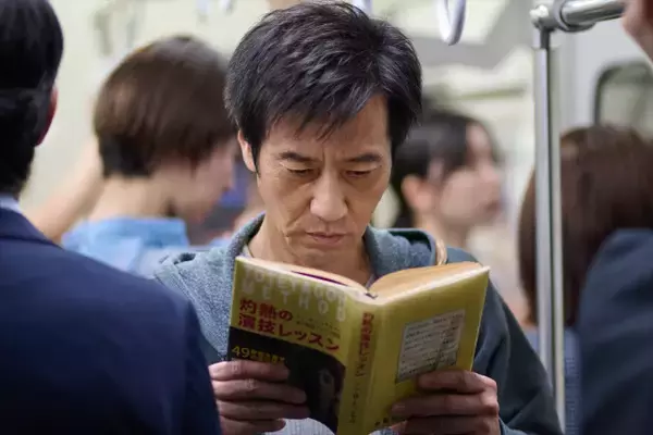 津田寛治が「津田寛治役」!?　主演映画『津田寛治に撮休はない』、2026年3月公開