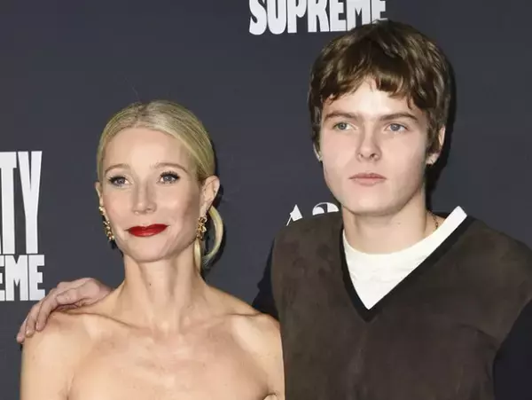 グウィネス・パルトロー＆クリス・マーティンの息子モーゼスがレッドカーペットデビュー！