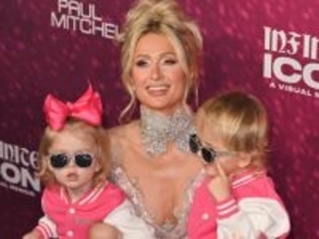 パリス・ヒルトン、自身のドキュメンタリー映画のプレミアに夫＆子どもたちと登場！