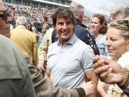 トム・クルーズが60歳に！　誕生日はF1イギリスグランプリでお祝い