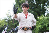「賀集利樹が仮面ライダーアギトに変身！　『アギト―超能力戦争―』劇中新カット解禁　金子昇の出演も明らかに」の画像1