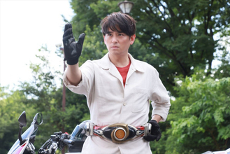 賀集利樹が仮面ライダーアギトに変身！　『アギト―超能力戦争―』劇中新カット解禁　金子昇の出演も明らかに