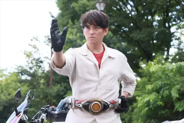 賀集利樹が仮面ライダーアギトに変身！　『アギト―超能力戦争―』劇中新カット解禁　金子昇の出演も明らかに