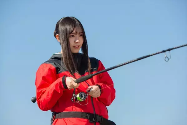 エビ中・仲村悠菜が映画初主演で“釣りで五輪金メダル”を目指す女子高生に！　映画『つりこまち』今秋公開