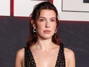 ミリー・ボビー・ブラウン、黒のメッシュドレスで大胆ルック披露　子役時代の印象一新