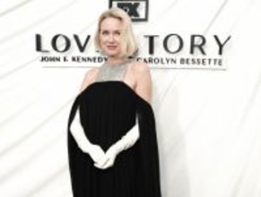 ナオミ・ワッツ、ジャクリーン・ケネディを思わせるエレガントなドレス姿を披露