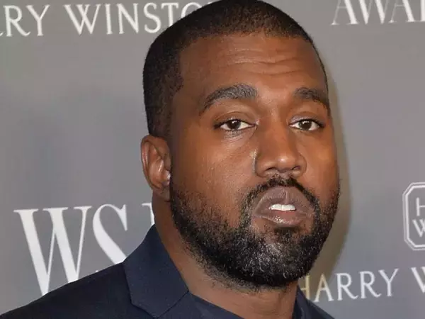 カニエ・ウェスト、反ユダヤ主義発言と鉤十字Tシャツ発売を謝罪「私が傷つけた方々へ」