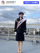 望月理恵アナ、美脚まぶしい警察官姿に絶賛集まる「54歳とかありえんわ」「年齢不詳の可愛さ」