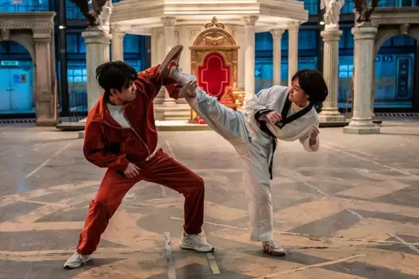 “臓器移植”で超能力を得るヒーロー・エンターテインメント『ハイファイブ！』10.16日本公開決定　超覚醒ビジュアル＆超スーパー特報も到着