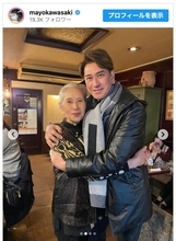 川崎麻世、88歳の母と2ショット　若々しい姿に「ほんま若くて綺麗」「88と60見えない見えない」