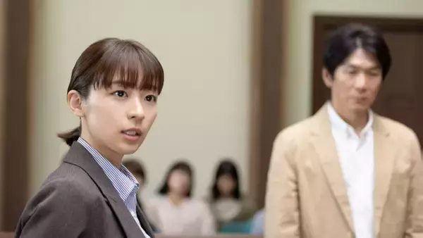 鳴海唯、『テミスの不確かな法廷』で存在感　“明るさと真面目さ”がにじむ素顔