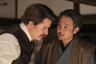 『ばけばけ』“司之介”岡部たかし、“八雲”トミー・バストウと秘密を共有も視聴者ヒヤヒヤ「危ない会話」「ポロリしそう」