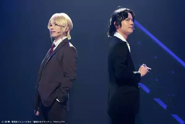 『モリミュ』緋色の研究 Reprise開幕！　鈴木勝吾、平野良らのコメント＆舞台写真到着