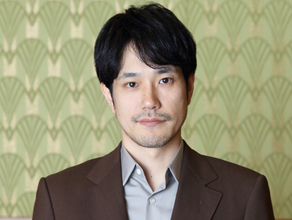 松山ケンイチ、ドラマで雰囲気激変！　カッコよすぎる姿に「若々しい素敵」「メロいビジュ好きぃ」