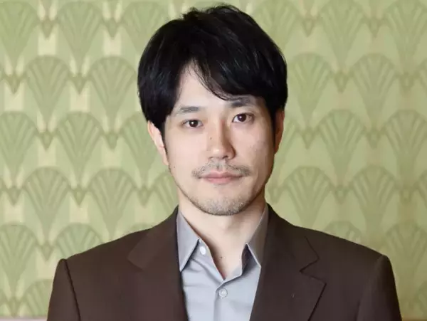 松山ケンイチ、ドラマで雰囲気激変！　カッコよすぎる姿に「若々しい素敵」「メロいビジュ好きぃ」