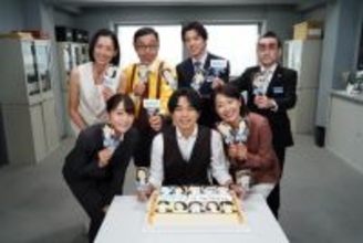 井ノ原快彦、誕生日を『特捜9』キャストが祝福！　“キャストそっくり”ケーキでサプライズ