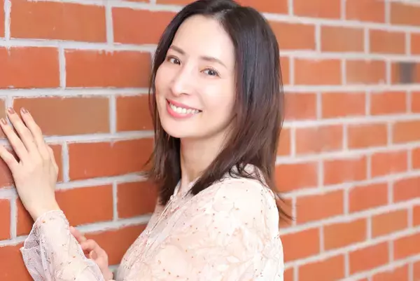 真飛聖、デビュー30周年でファンへ感謝の初ライブ開催　宝塚退団後『ミッドナイトスワン』のバレエ教師役が転機に