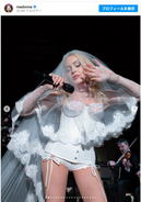 67歳マドンナ、“ライク・ア・ヴァージン”再現のブライダル姿　「美しい」「結婚して」の声