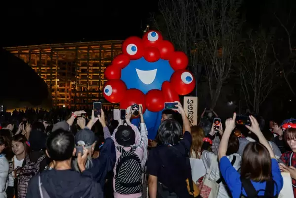 ミャクミャクの誕生から閉幕までの道のりをたどる！　「大阪・関西万博報道写真展」が“あべのハルカス”で開催