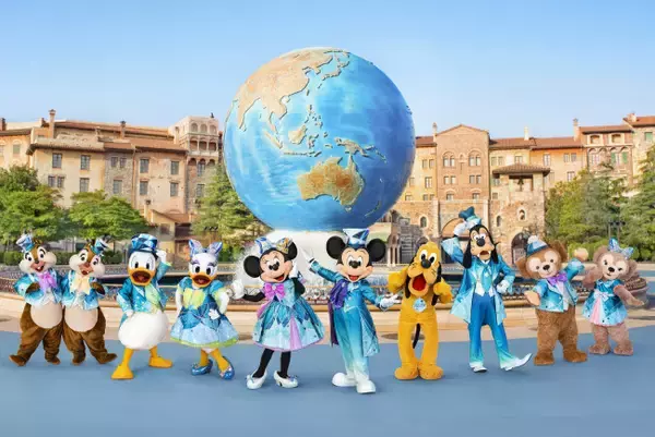 東京ディズニーシー25周年イベントの新衣装が初公開！　パークの海の魅力から着想を得た特別色「ジュビリーブルー」で統一