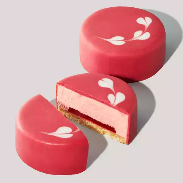 スターバックス“バレンタイン新作フード”発売！　犬＆猫デザインのキュートなグッズも展開