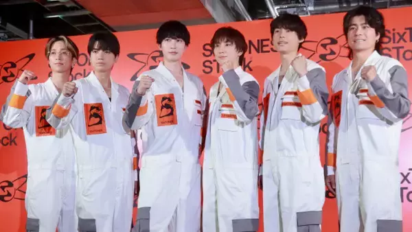 SixTONESの歴史詰まった“倉庫見学会”が開幕！　ジェシー「嵐の皆さん待ってます」〈SixTONES STock〉