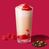 「ティー特化「スタバ」に冬の新作が登場！　香り豊かな“ジョイフルメドレー×ラズベリー”を堪能」の画像1