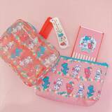 「セリア×「SWIMMER」アイテムが話題！　ポーチや巾着など13品が超かわいい」の画像1