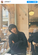 神宮寺勇太の“彼氏感”あふれるパリ満喫ショットにファンもん絶！　「スタイル良すぎ」「メロすぎる」