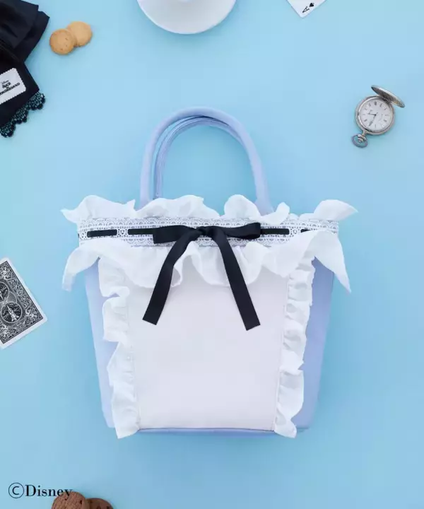 『ふしぎの国のアリス』×「Maison de FLEUR」コラボに新作！　アリスの洋服をイメージしたバッグなど7型用意