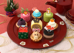 銀座コージーコーナー「スイーツおせち」予約開始！ “干支ケーキ”や“おみくじ付きケーキ”も用意