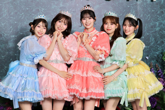 超ときめき宣伝部、プリンセスな衣装で登場！　ティアラも笑顔もまぶしいスタイリング＜Mrs. GREEN APPLE presents 『CEREMONY』＞