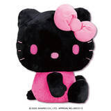 「“黒キティ”がビッグサイズのぬいぐるみに！　ツートーンカラーがかわいい限定プライズ登場」の画像1