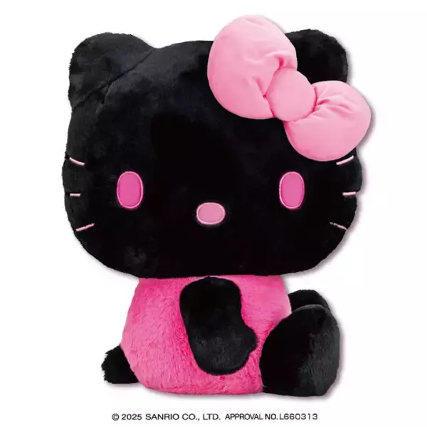 “黒キティ”がビッグサイズのぬいぐるみに！　ツートーンカラーがかわいい限定プライズ登場