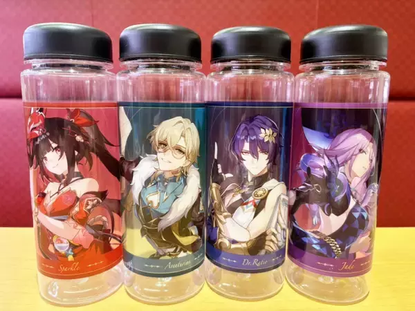 『崩壊：スターレイル』×「スシロー」がコラボ！　美麗な「クリアボトル」は争奪戦の予感＜取材レポ＞