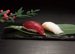 くら寿司「大間のまぐろと天然くえ」フェア開催！　“幻の高級魚”をお得に味わえる