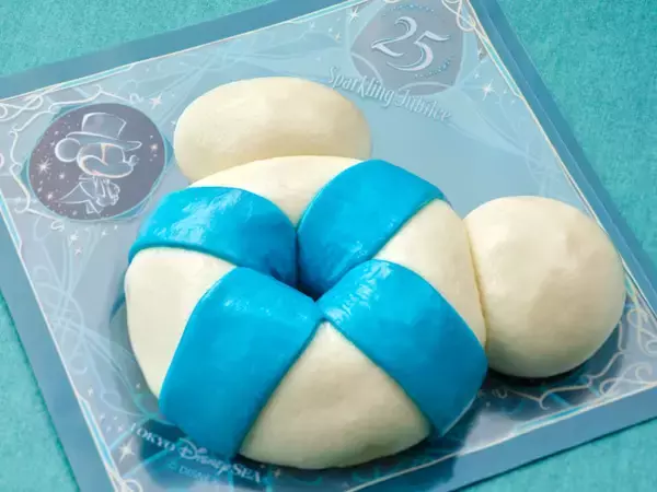 TDS25周年、注目のスペシャルメニューは？ 青の「うきわまん」「マカロン」など一挙紹介