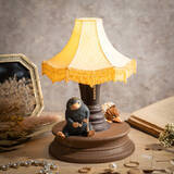 「『ファンタビ』ベビーニフラーが可愛いランプに！　アクセを飾れば狙われているように見える」の画像1