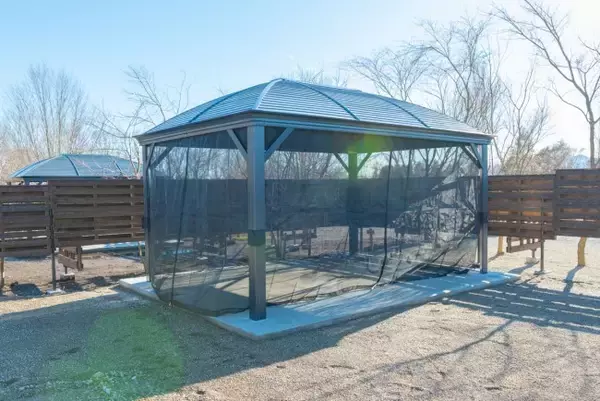 「那須に“ガゼボハウス付きキャンプサイト”誕生へ！　屋根と蚊帳がついた快適空間」の画像